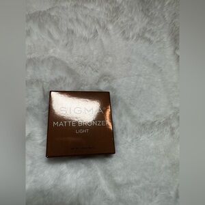Sigma beauty Light Matte Bronzer